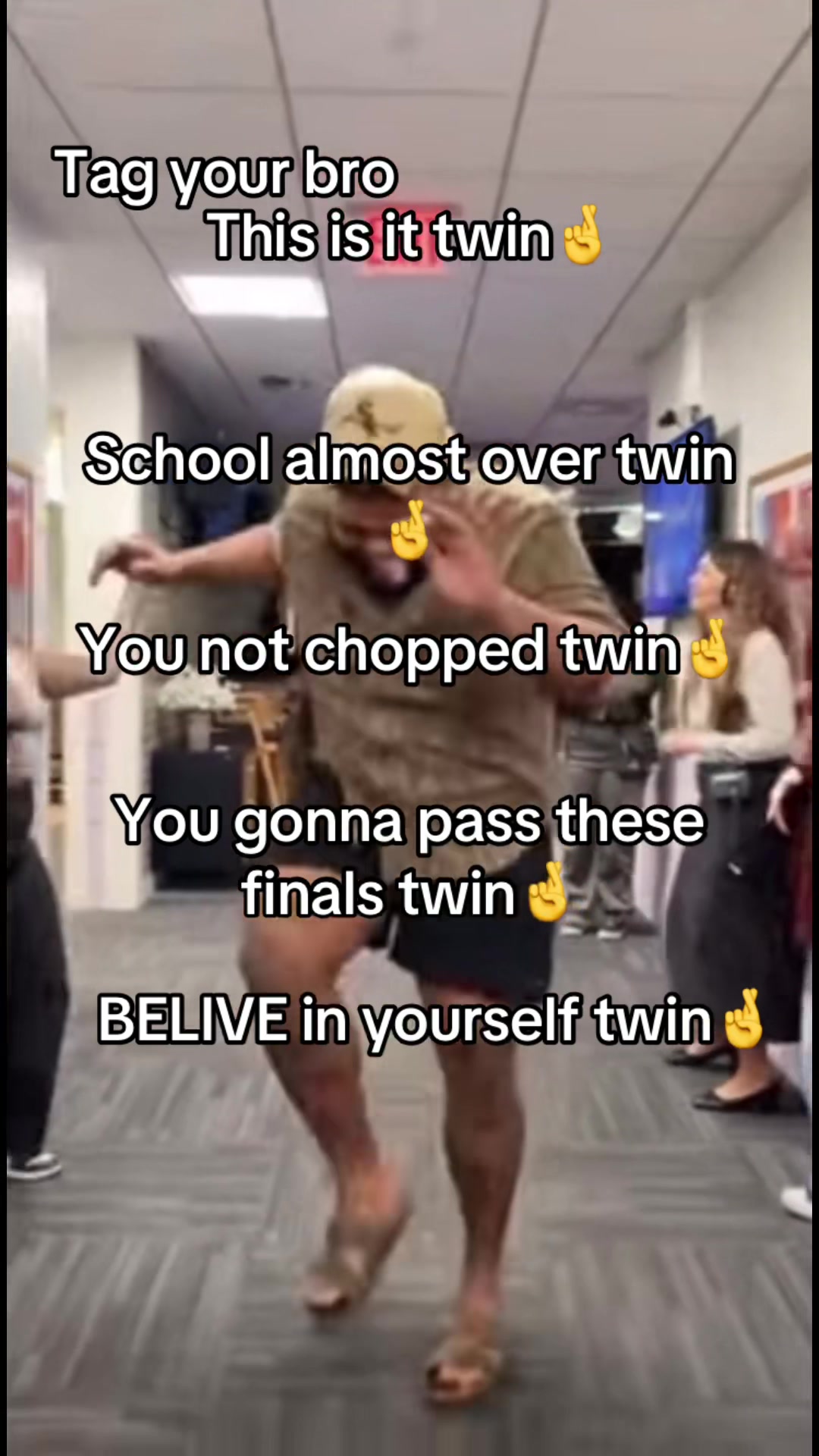 @HELLO ✝️