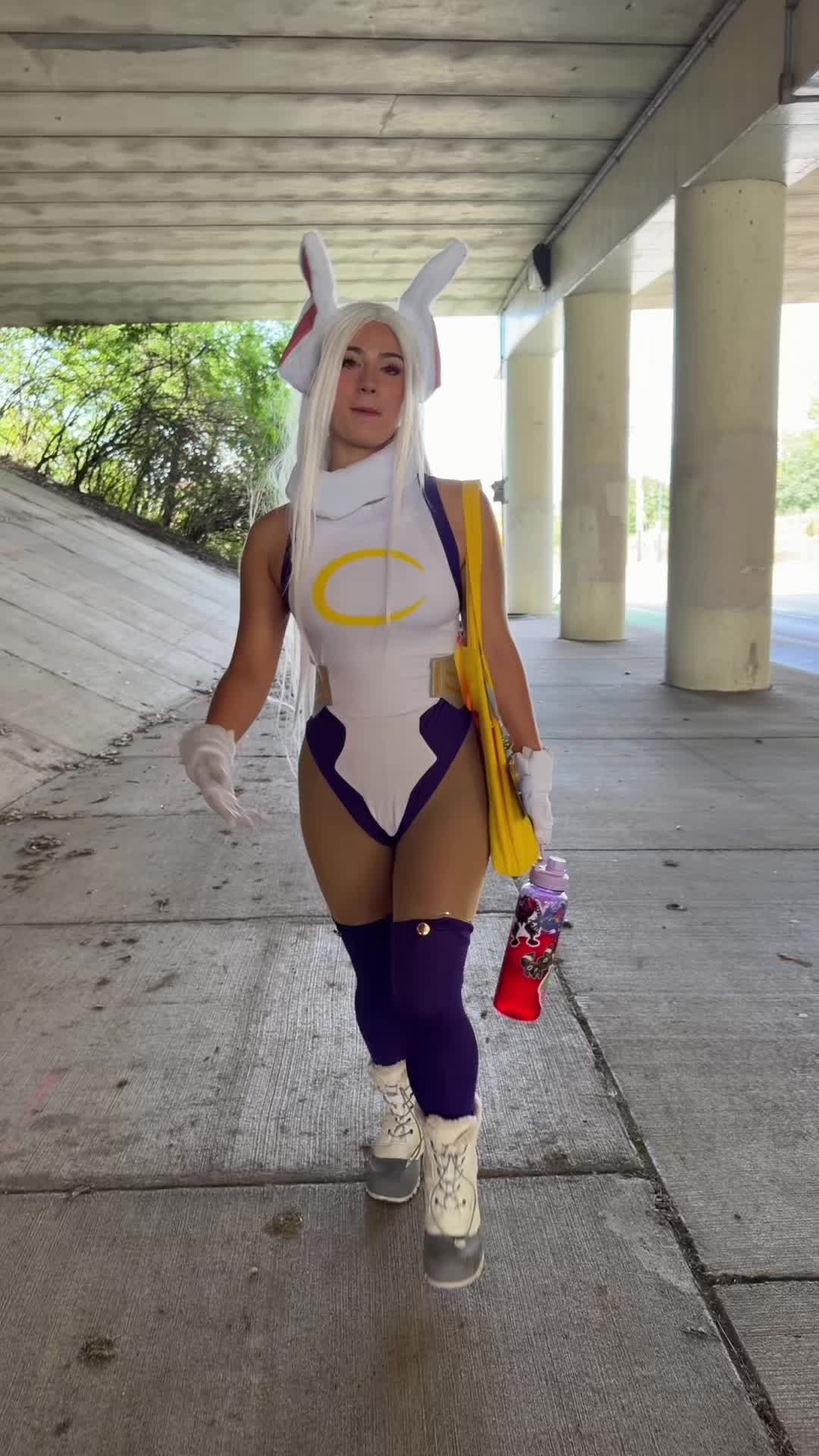 @_feyiee_