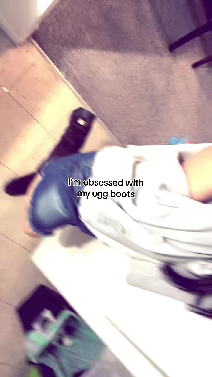 @Aryy
