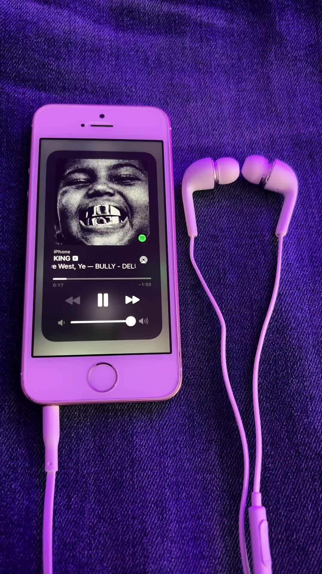 @𖣂