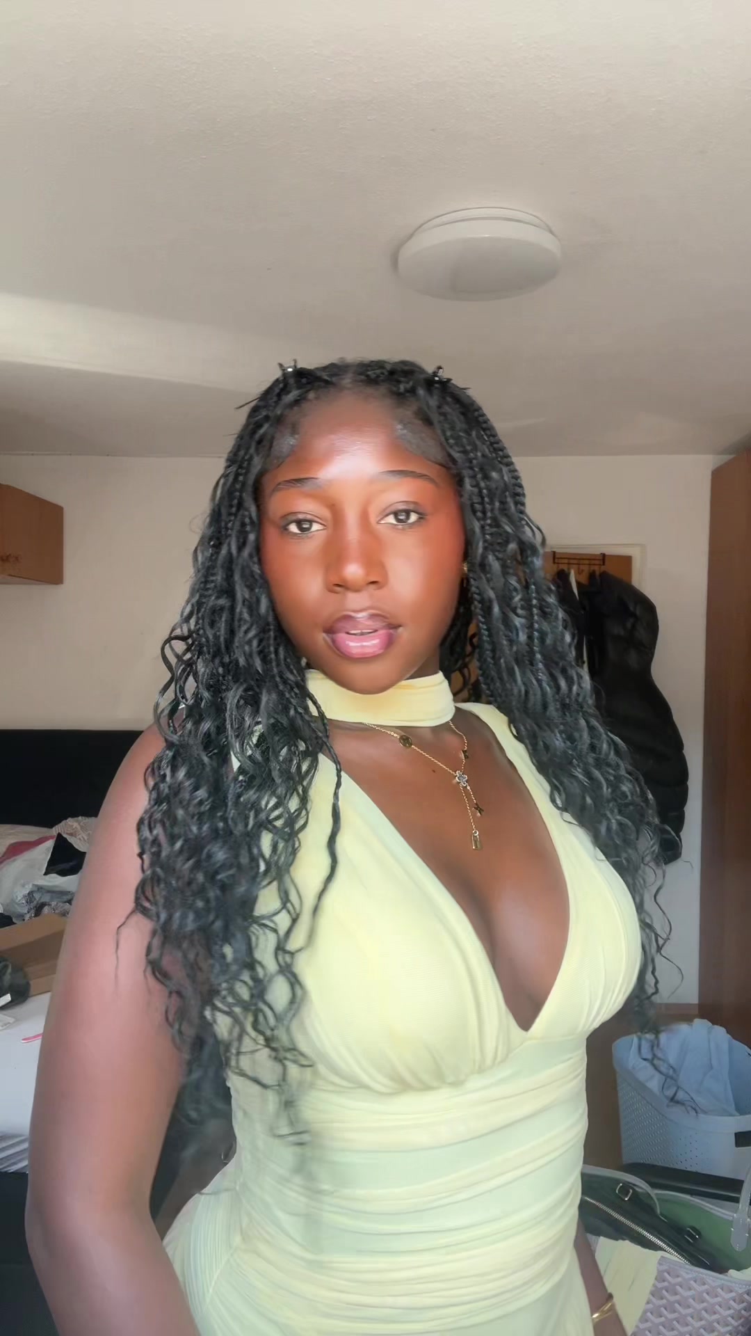 @Emiii