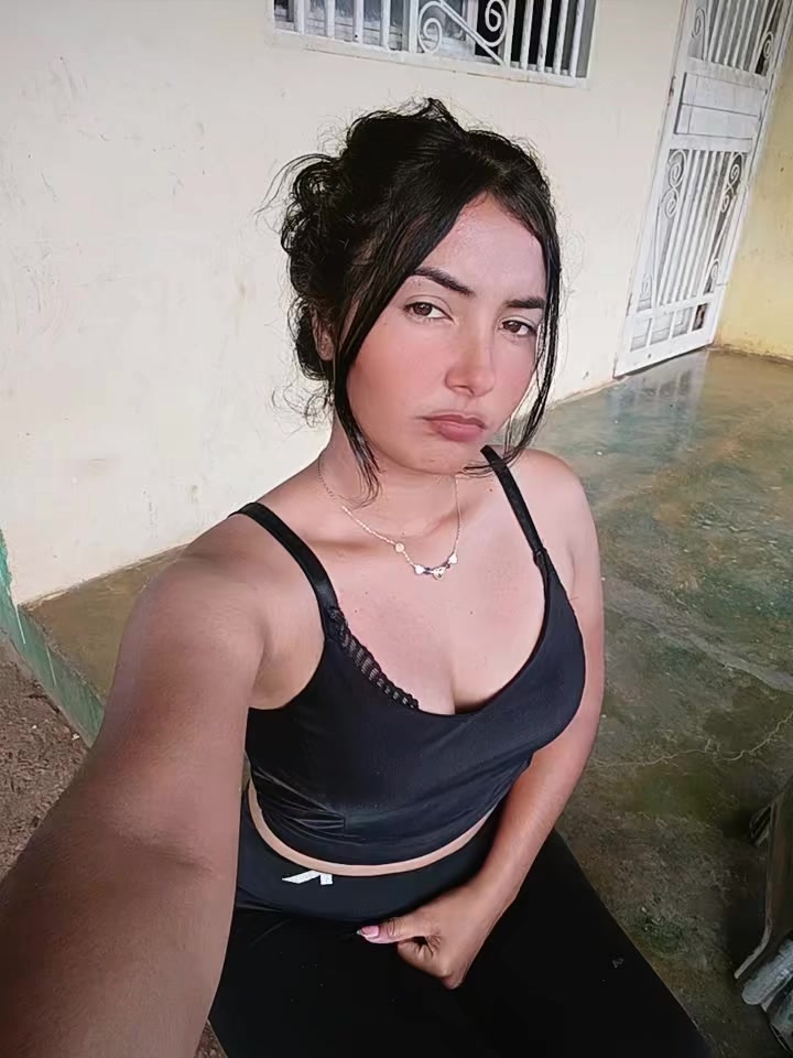 @Vale🤍🖤•Te sigue