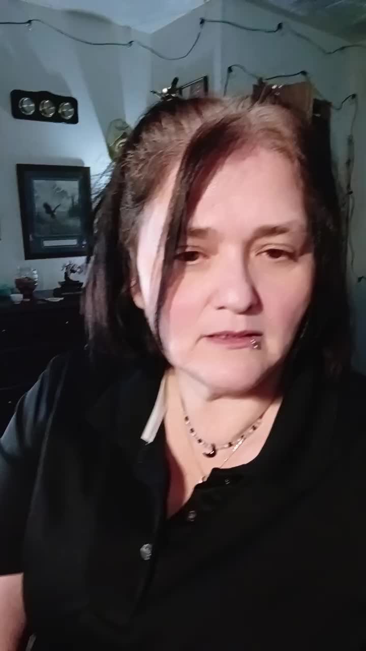 @smilesnlaughs🤘