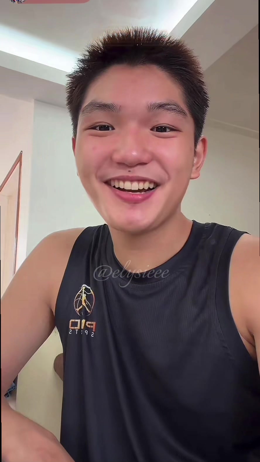 @elysieee