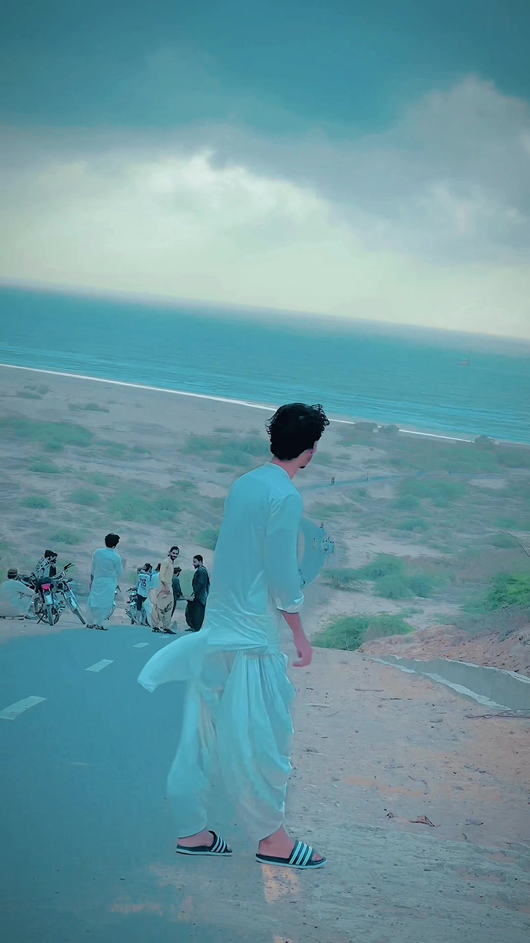@𝐁𝐚𝐥𝐚𝐜𝐡𝐡~♡