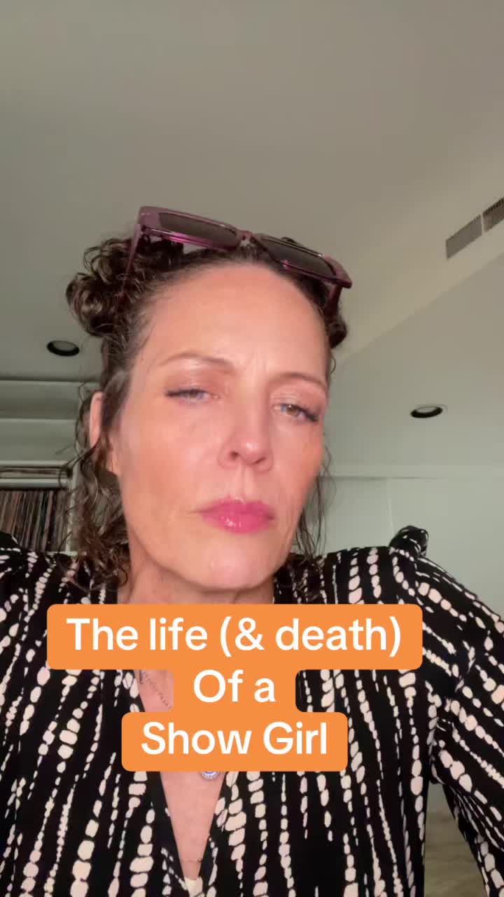 @HolaAmy