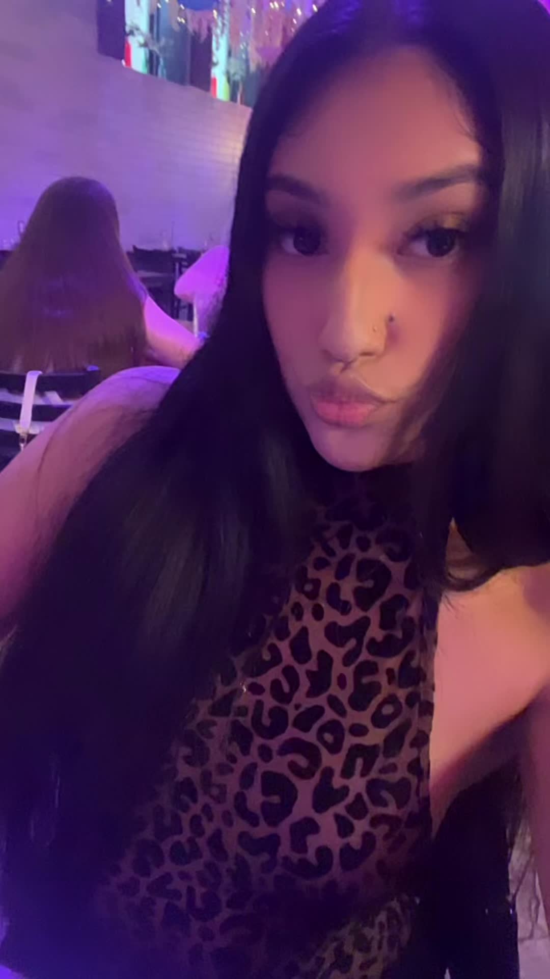 @⃟