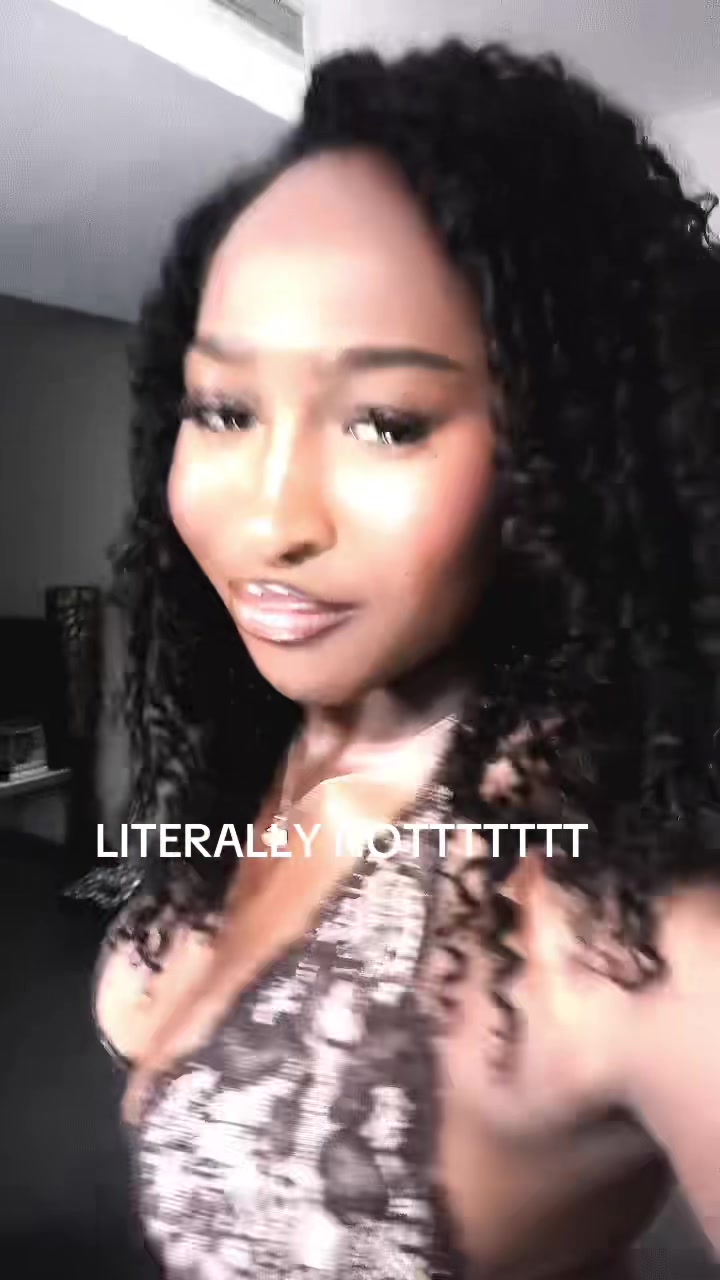 @YoungHotEbony🫦
