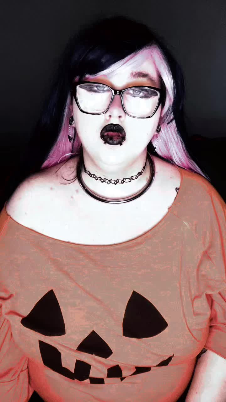 @sp00ky_treats
