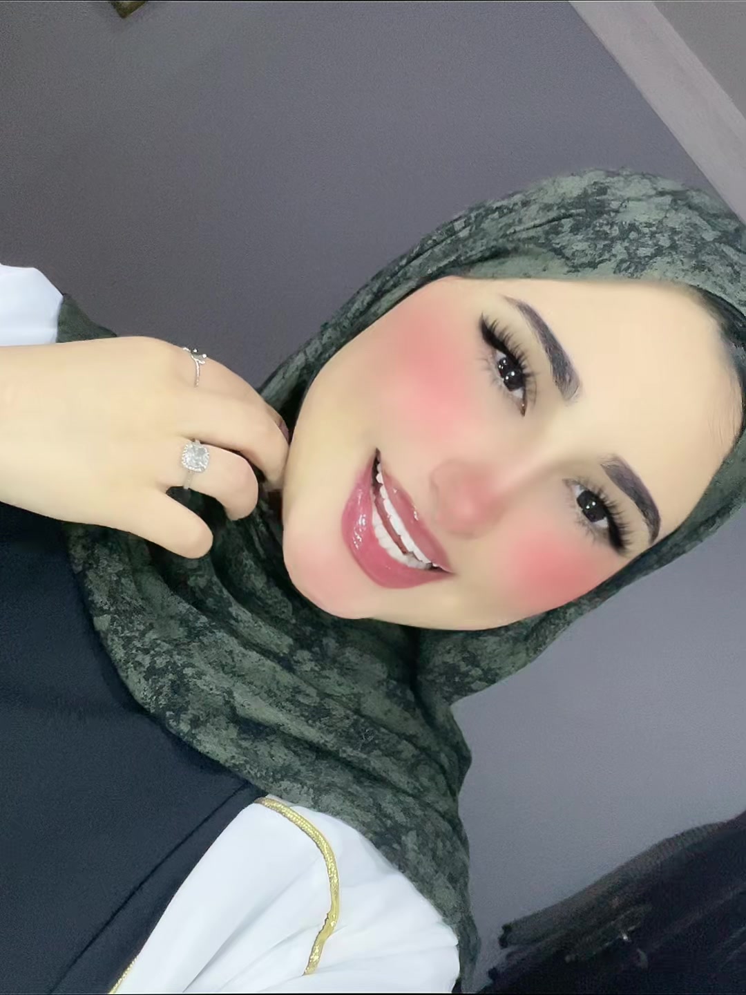 @𝓛𝓸𝓵𝔂💘🕊️