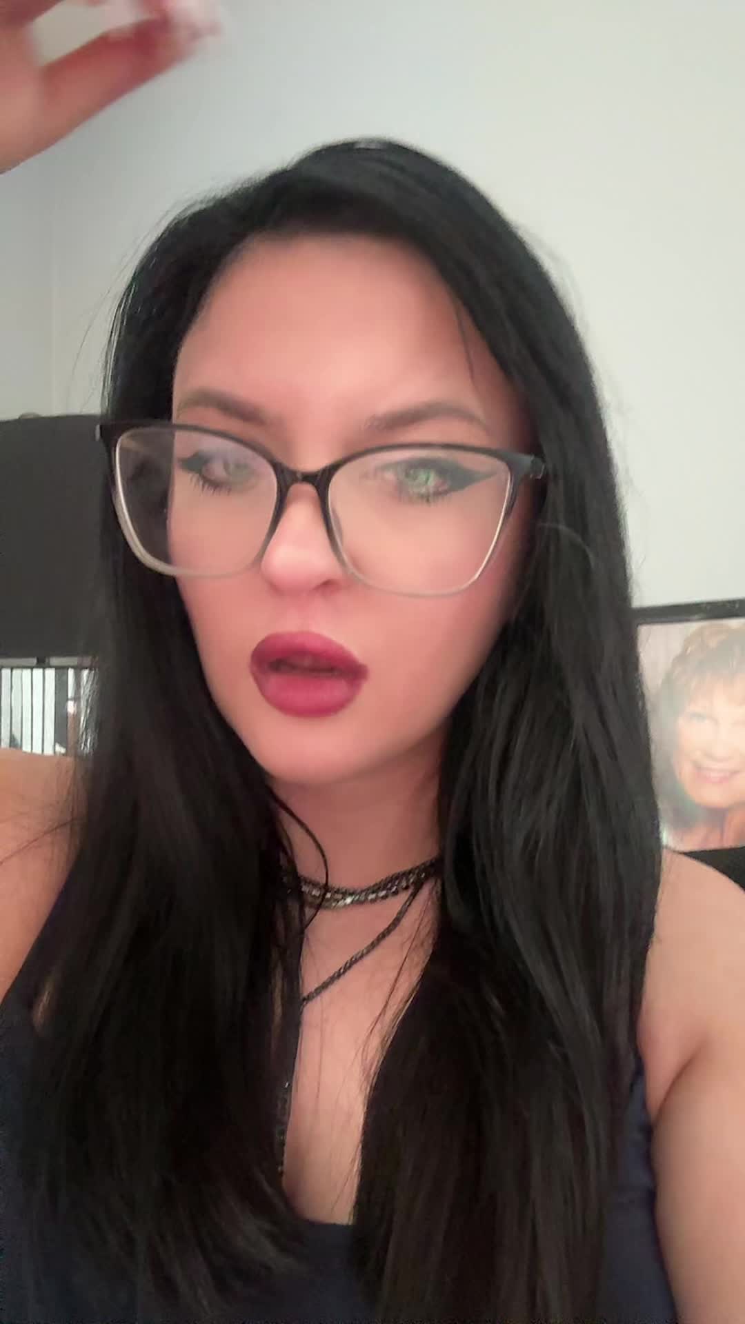 @WHIMZI🖤𝖒𝖚𝖘𝖎𝖈 𝖕𝖗𝖔𝖉.