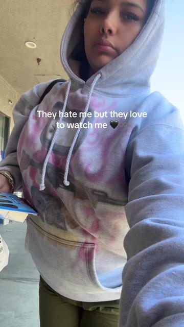 @neliiirose