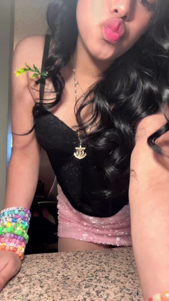 @hehateskesly