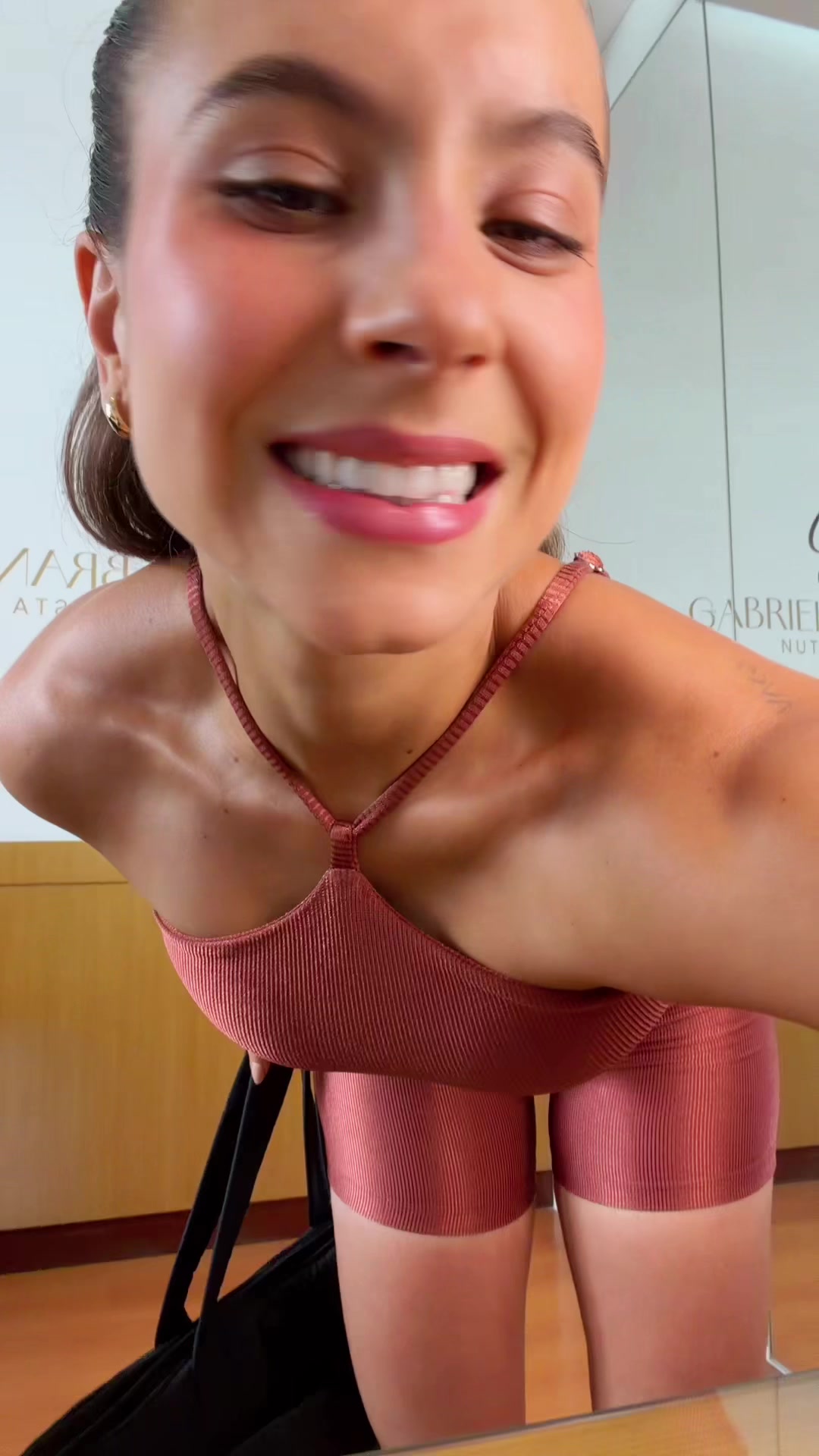 @Gabriela Brand&atilde;o