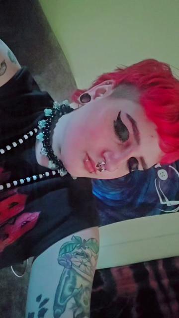 @Sar 🦇 🩸
