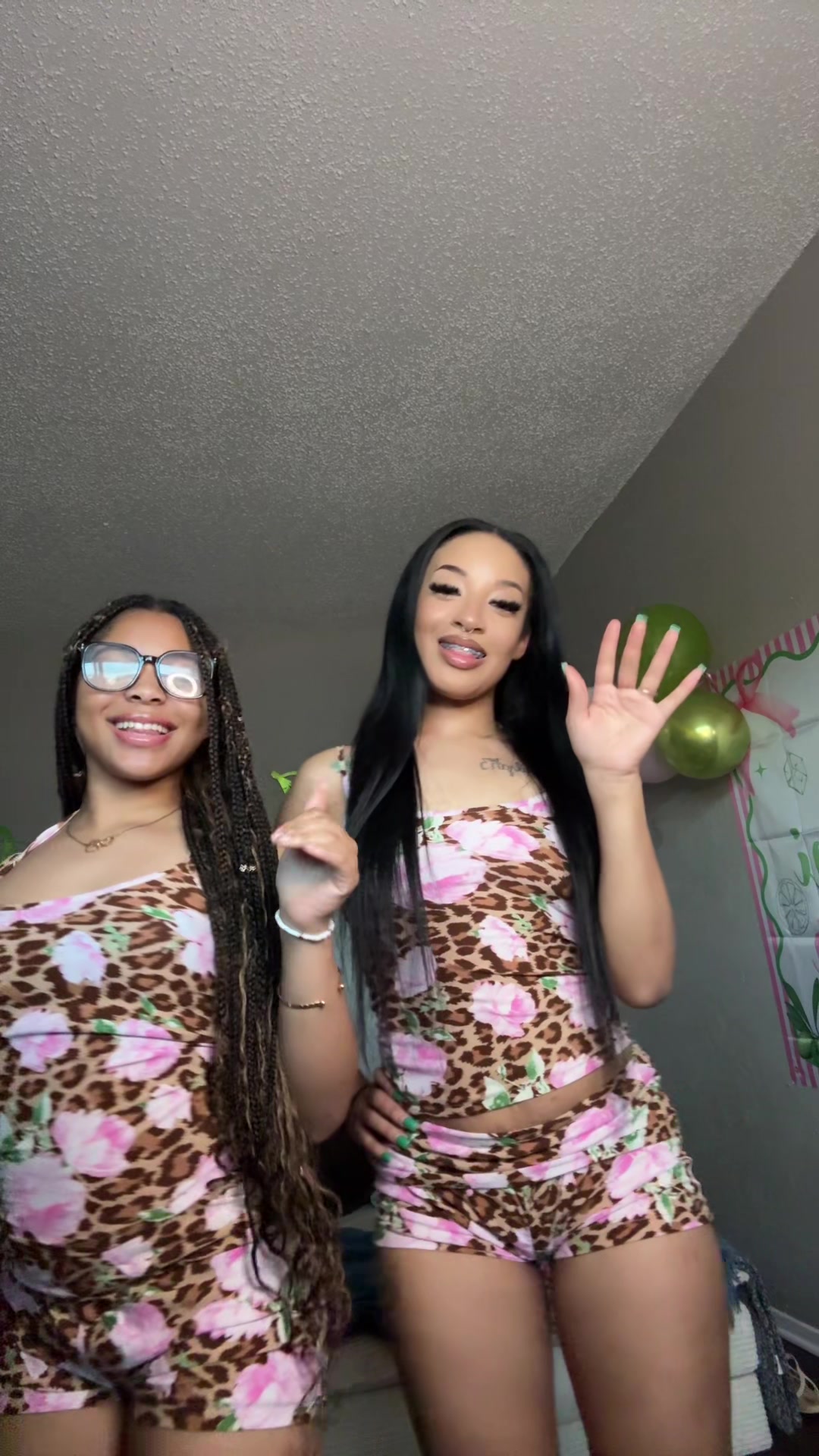 @NayXo._