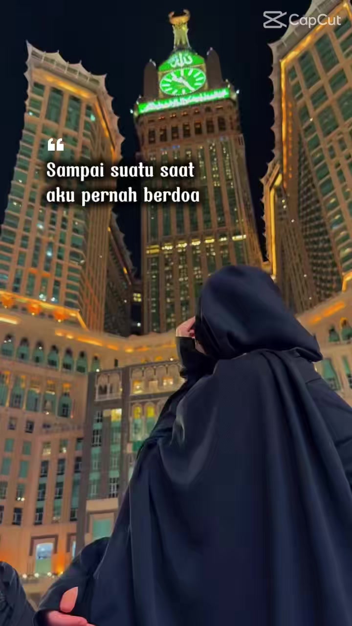@hj dewi almira tour leader