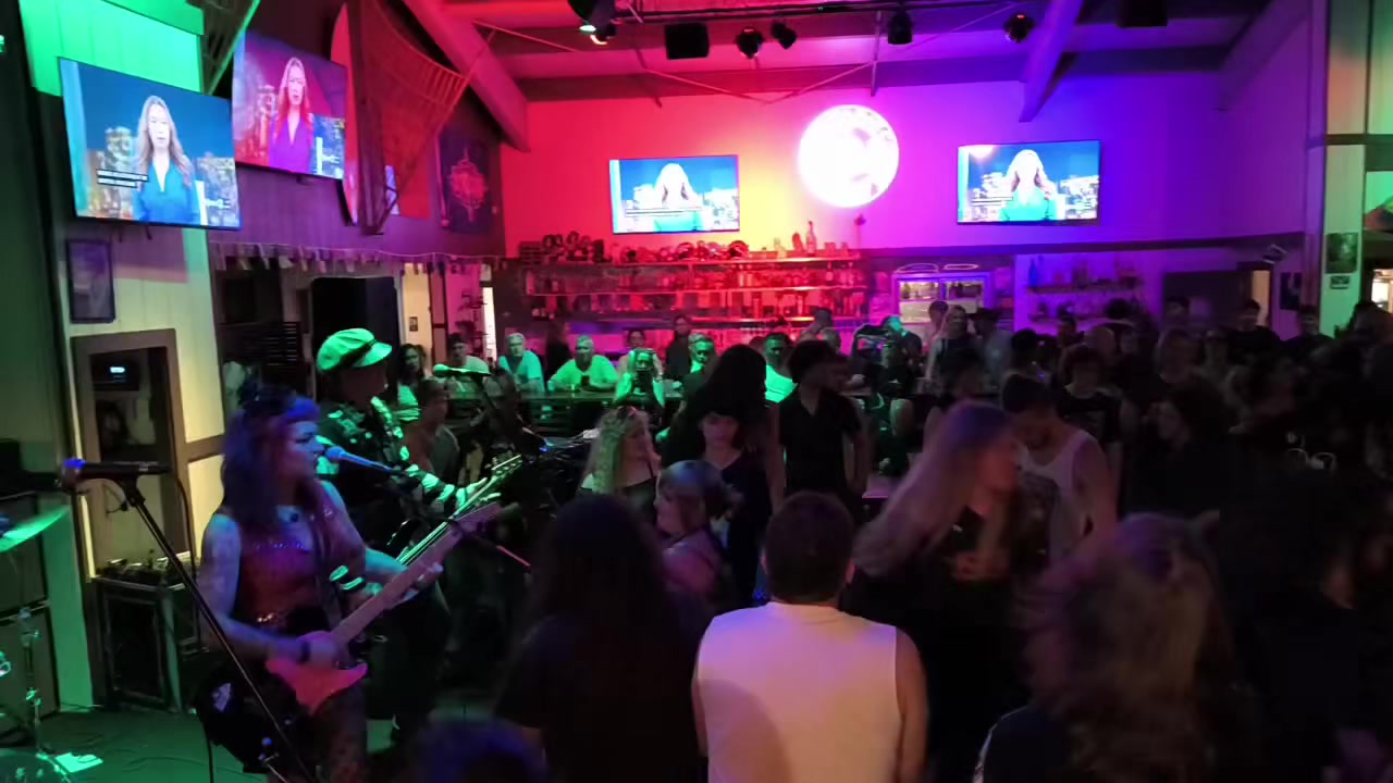 @TheHellflowers