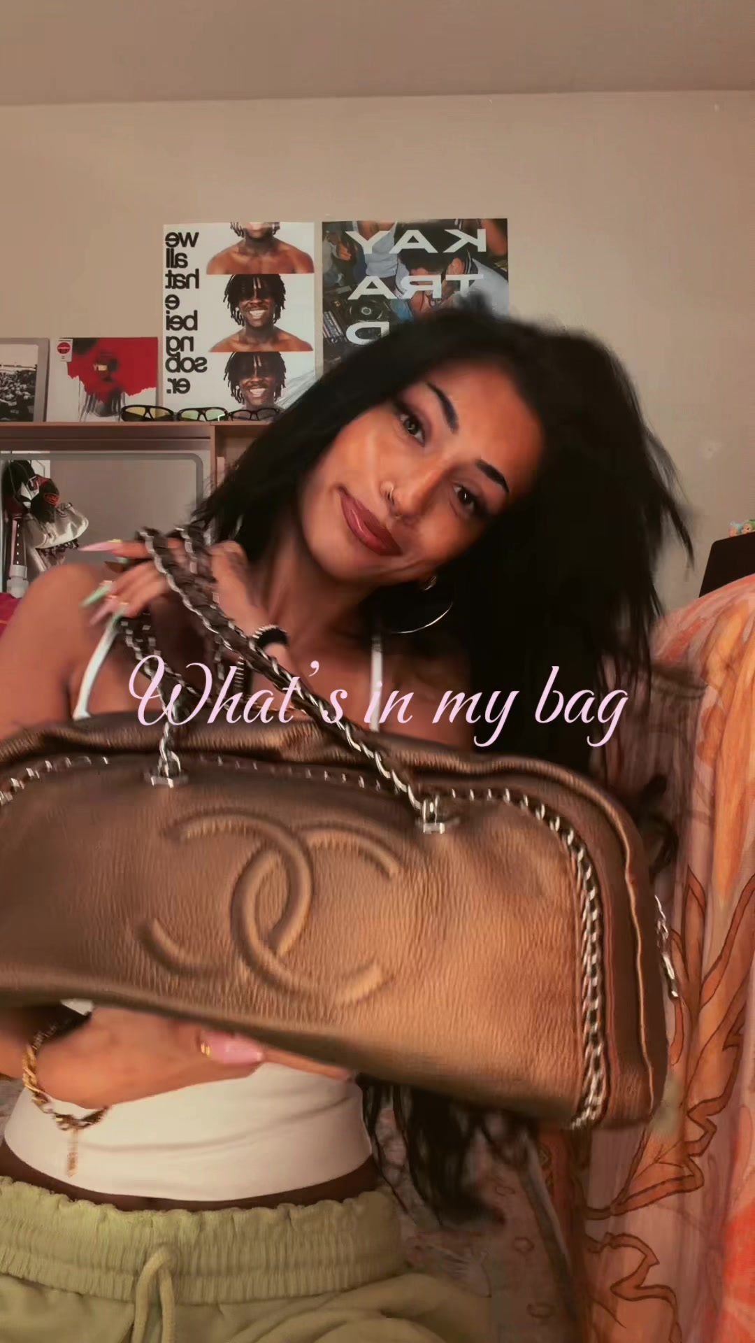 @Bella🕉️