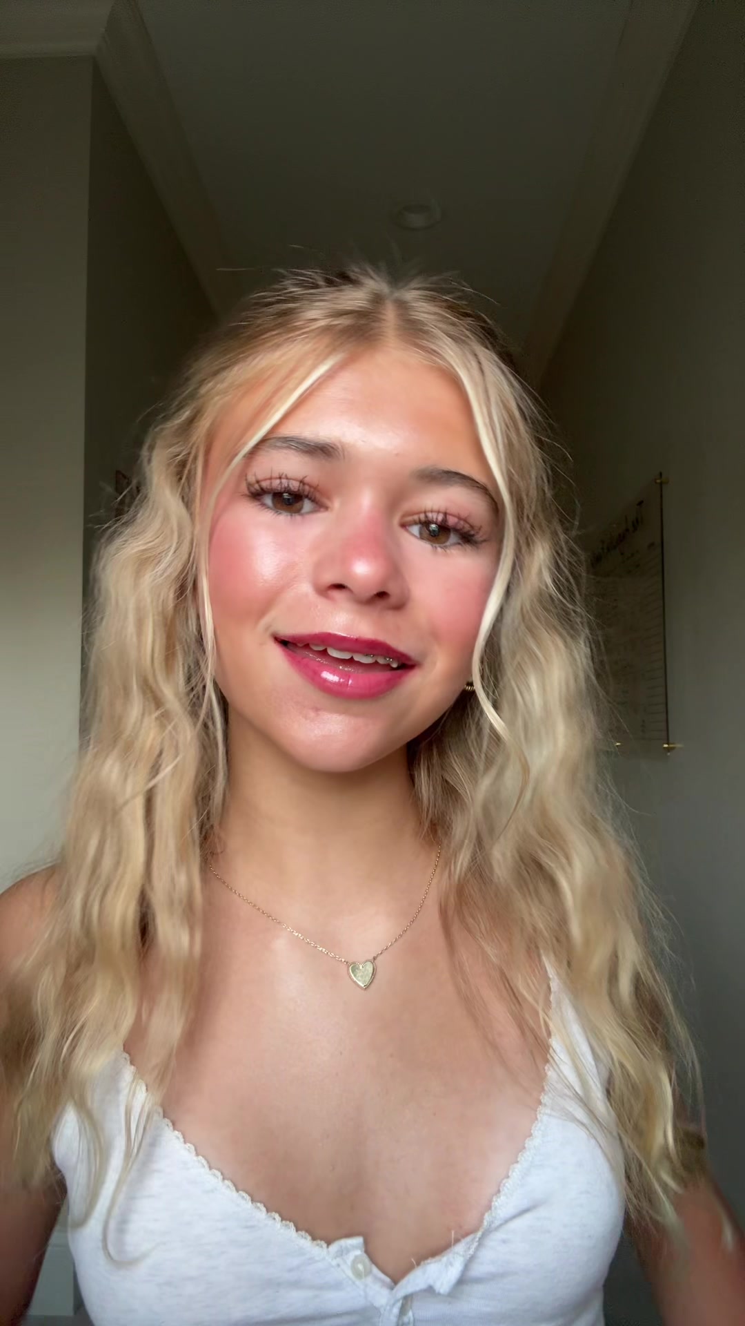 @isabelaug25