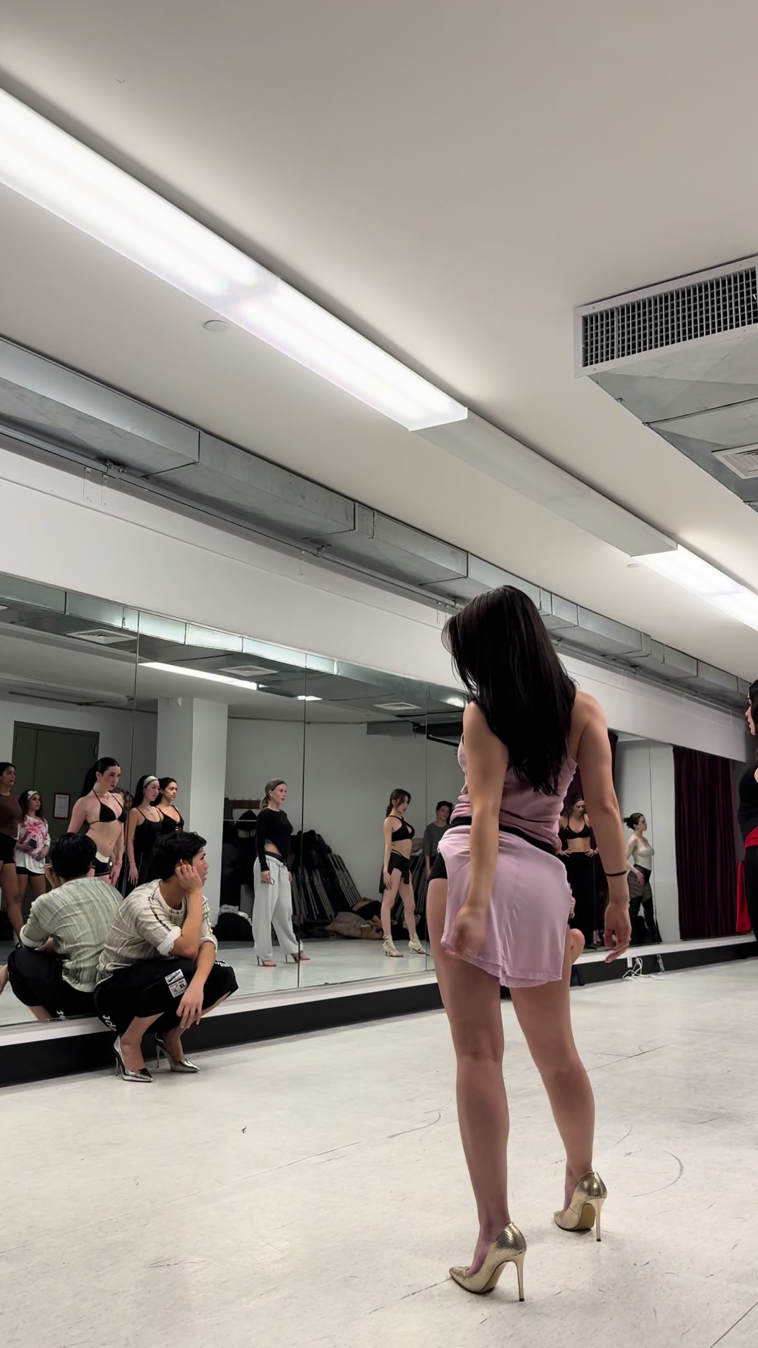 @DOMINIQUE