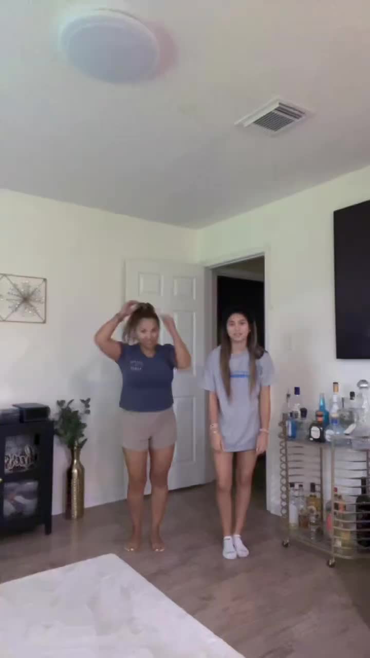 @Jenny_From_ThaTok