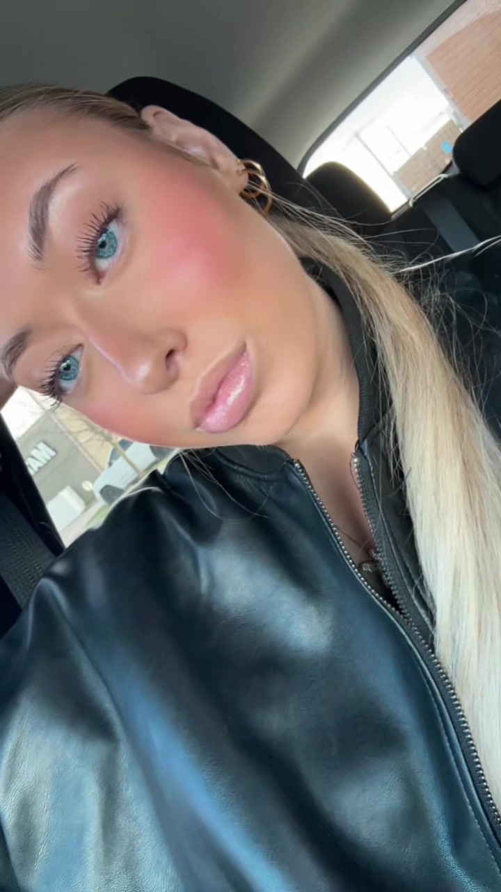 @👸🏼
