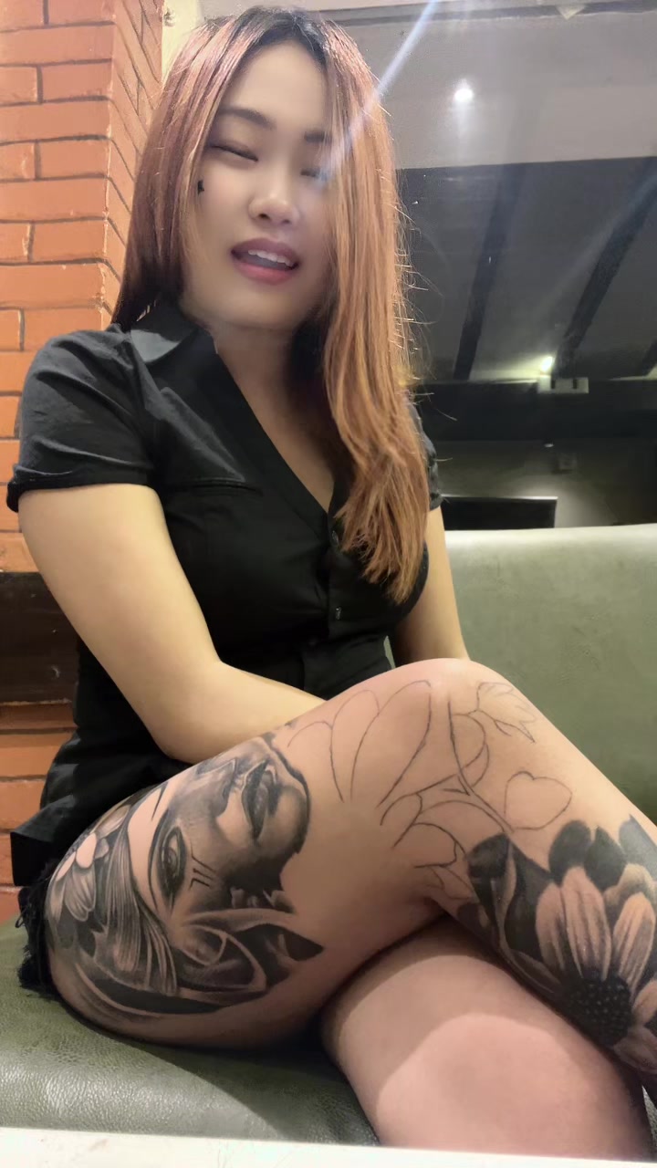 @🦦