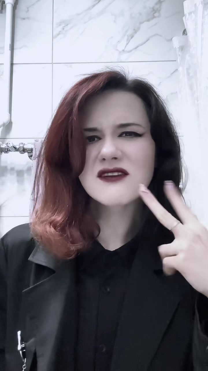 @Двухстворчатый клапан🖤