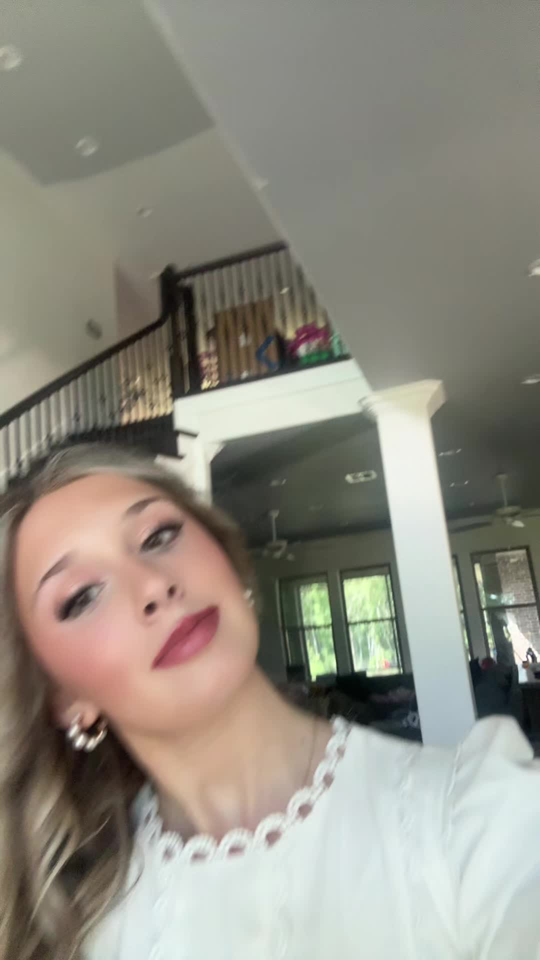 @bella