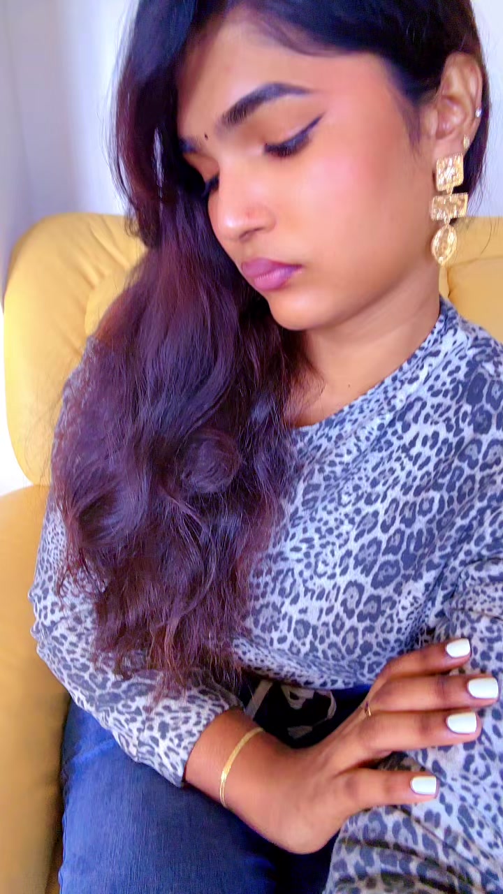 @கள்ளி ராணி👑♥️💋🇨🇭