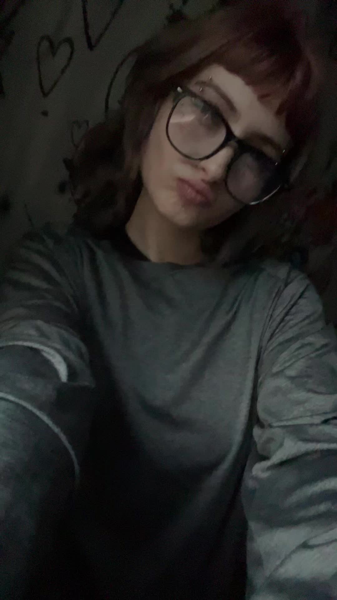 @delilah 🐝💛