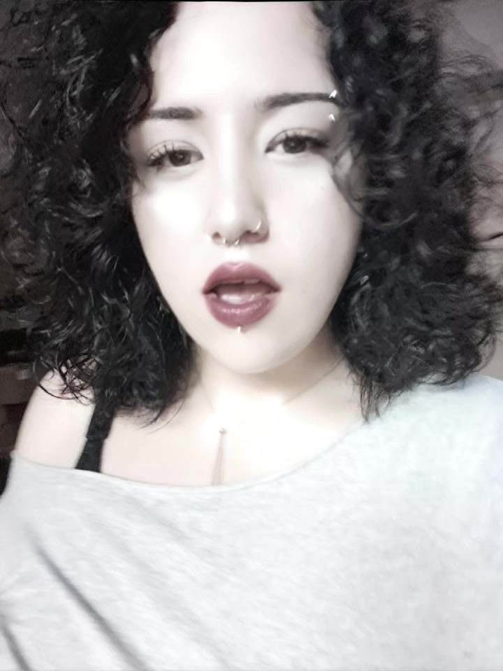 @🦦