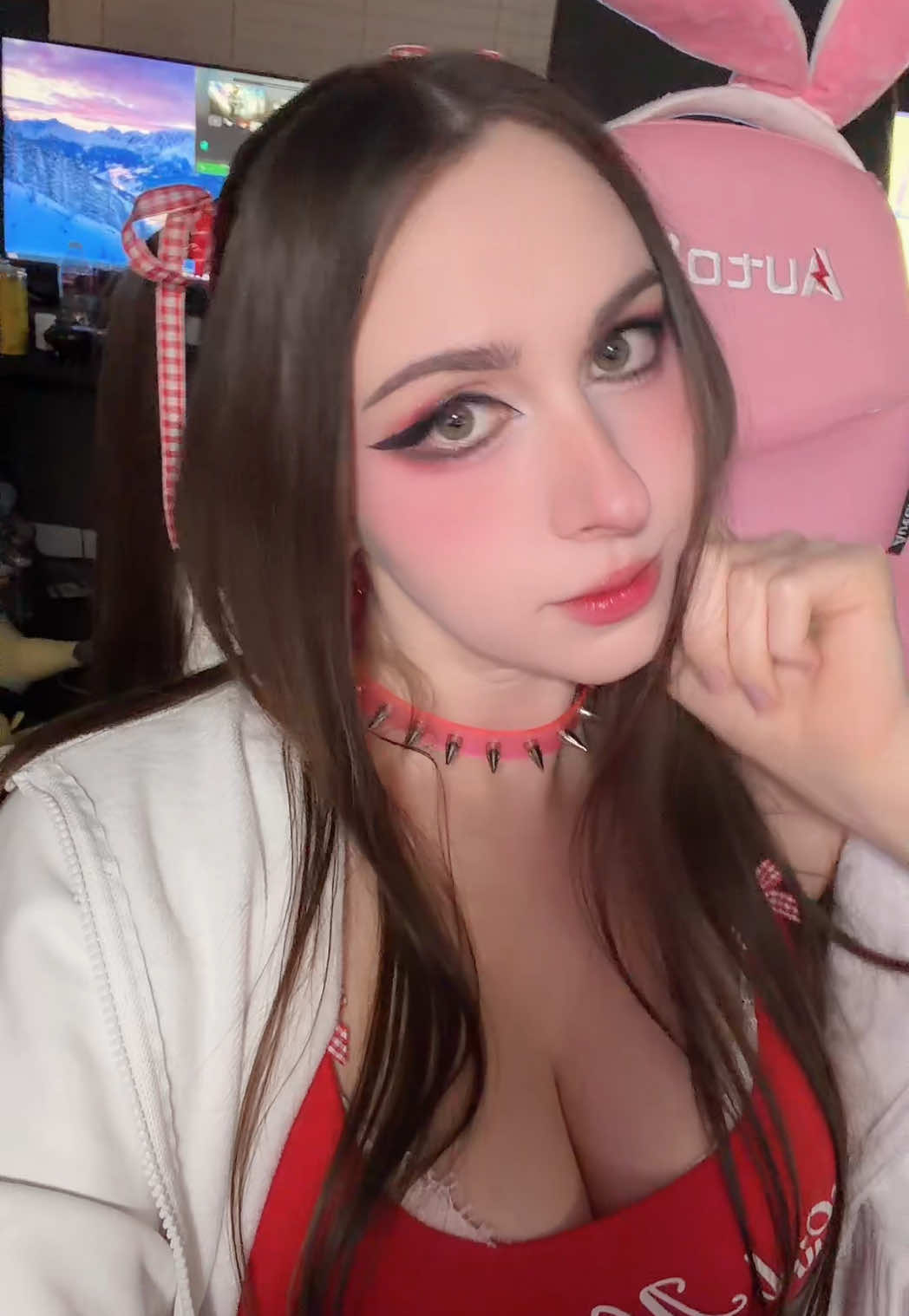 @Luna C. Kitsuen