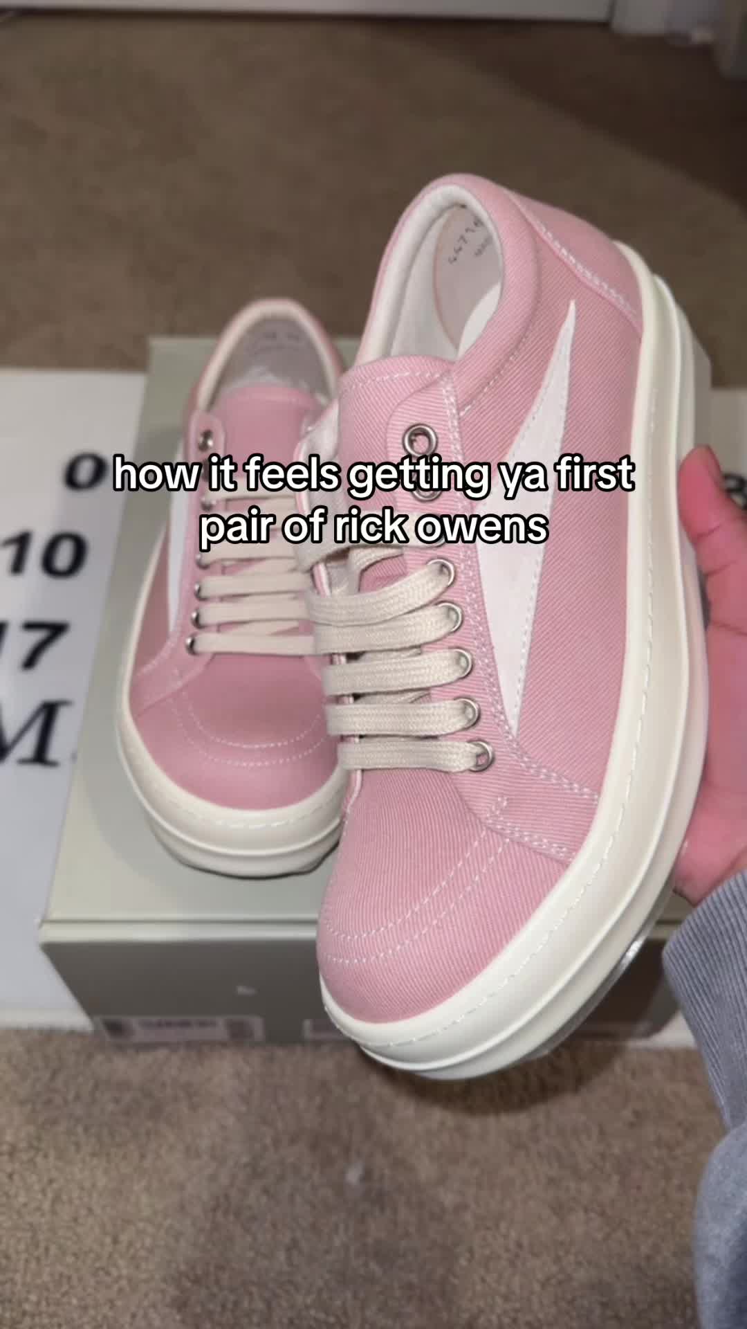 @⃟