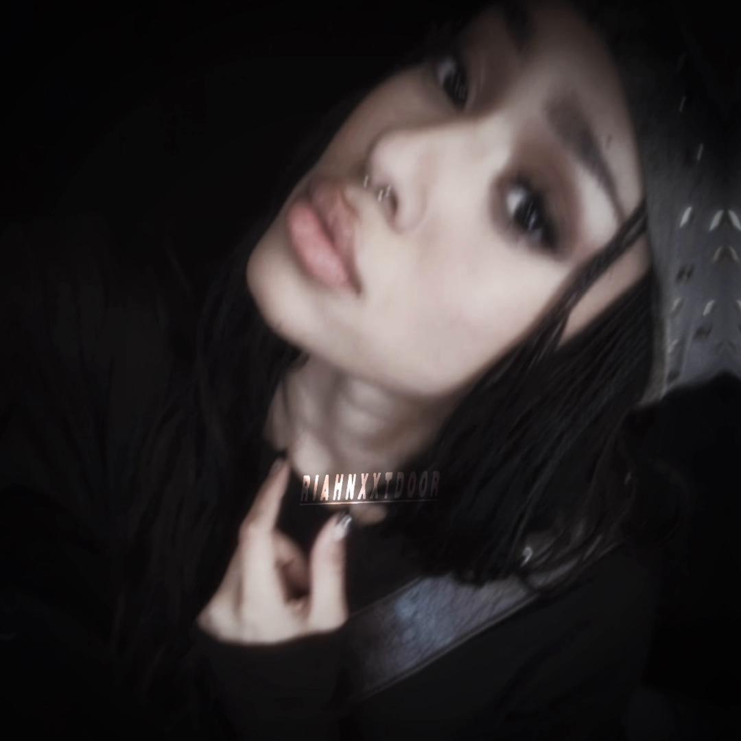 @⃟