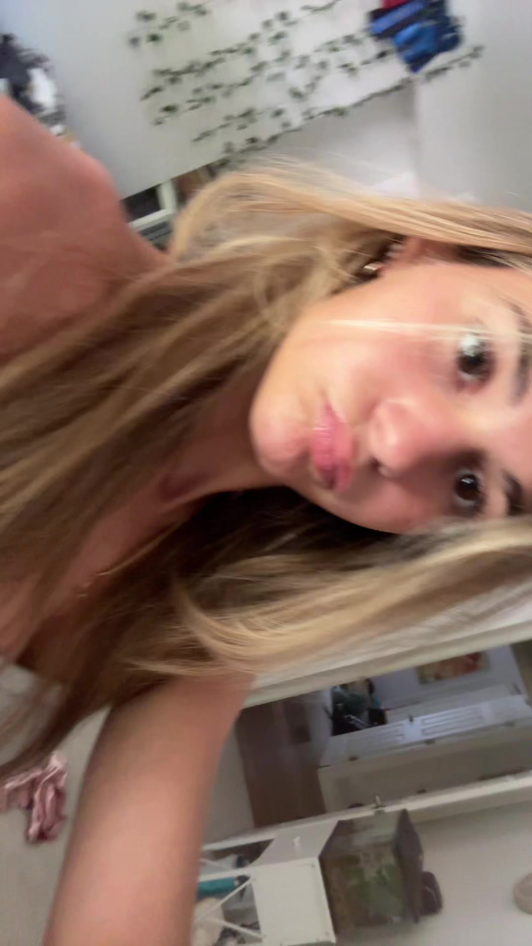 @😻