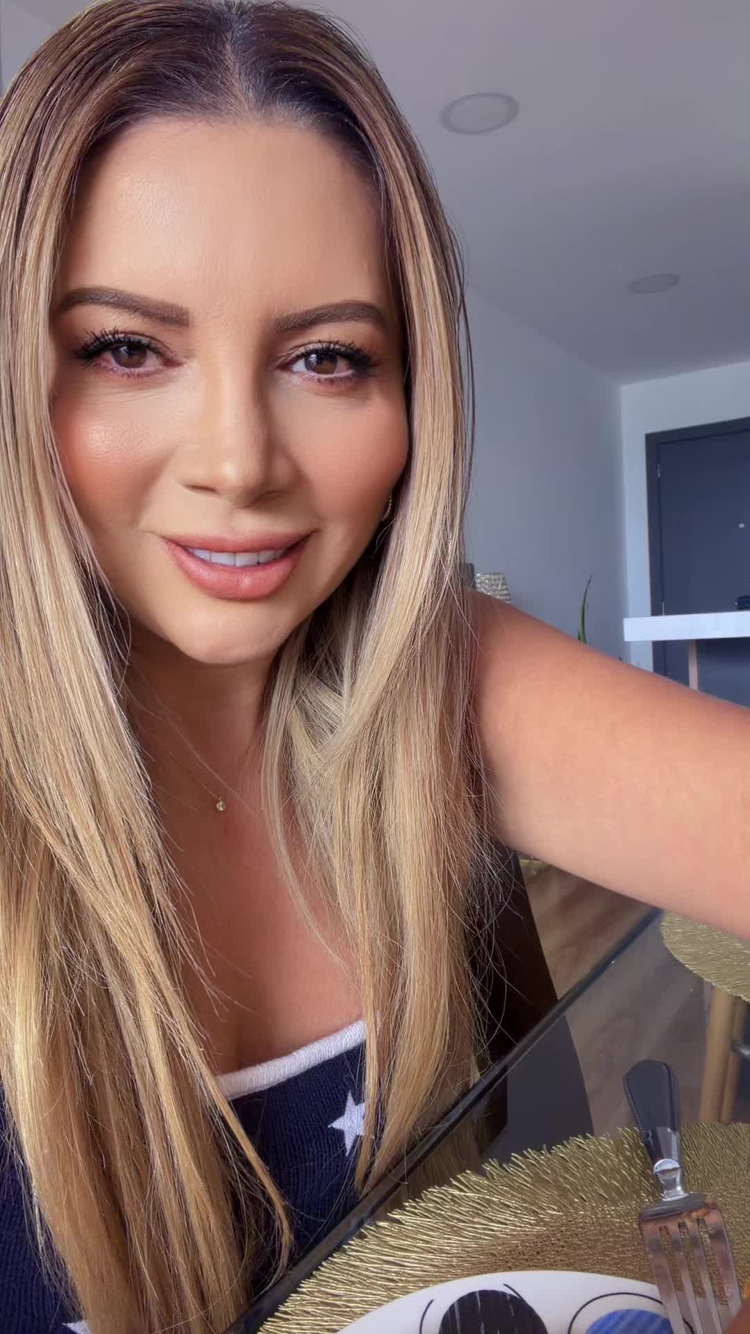@Anna Karyna