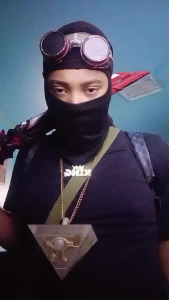 @Eriq-sanxscarlet=scareriq