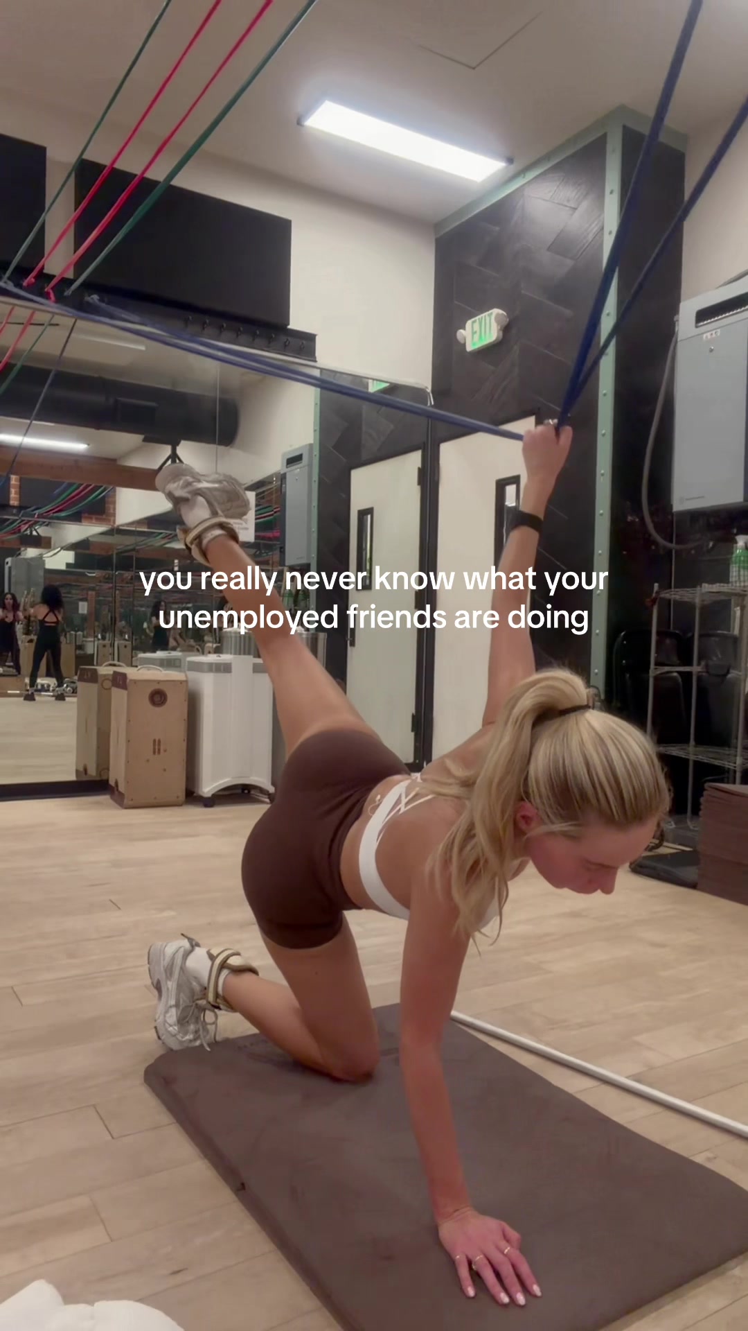 @turnttoni