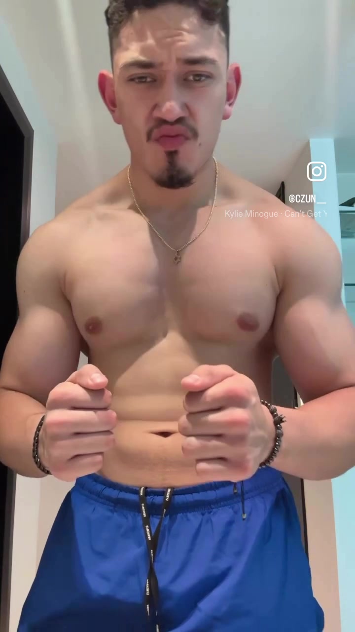 @GayMomentsTiktok