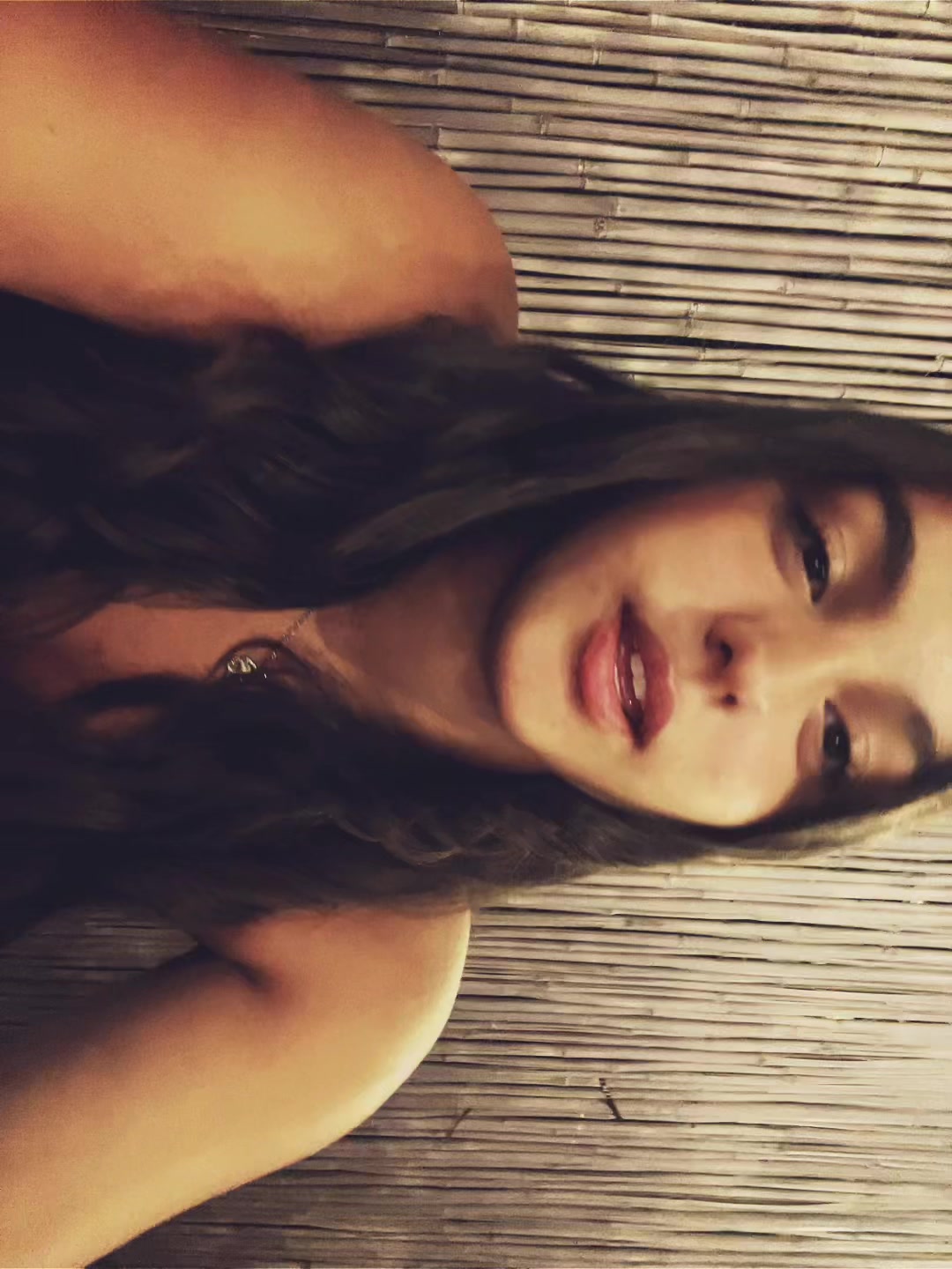 @𝐥𝐚𝐫𝐚🌺