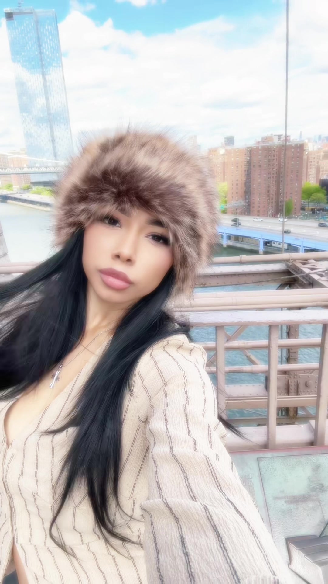 @𝒱