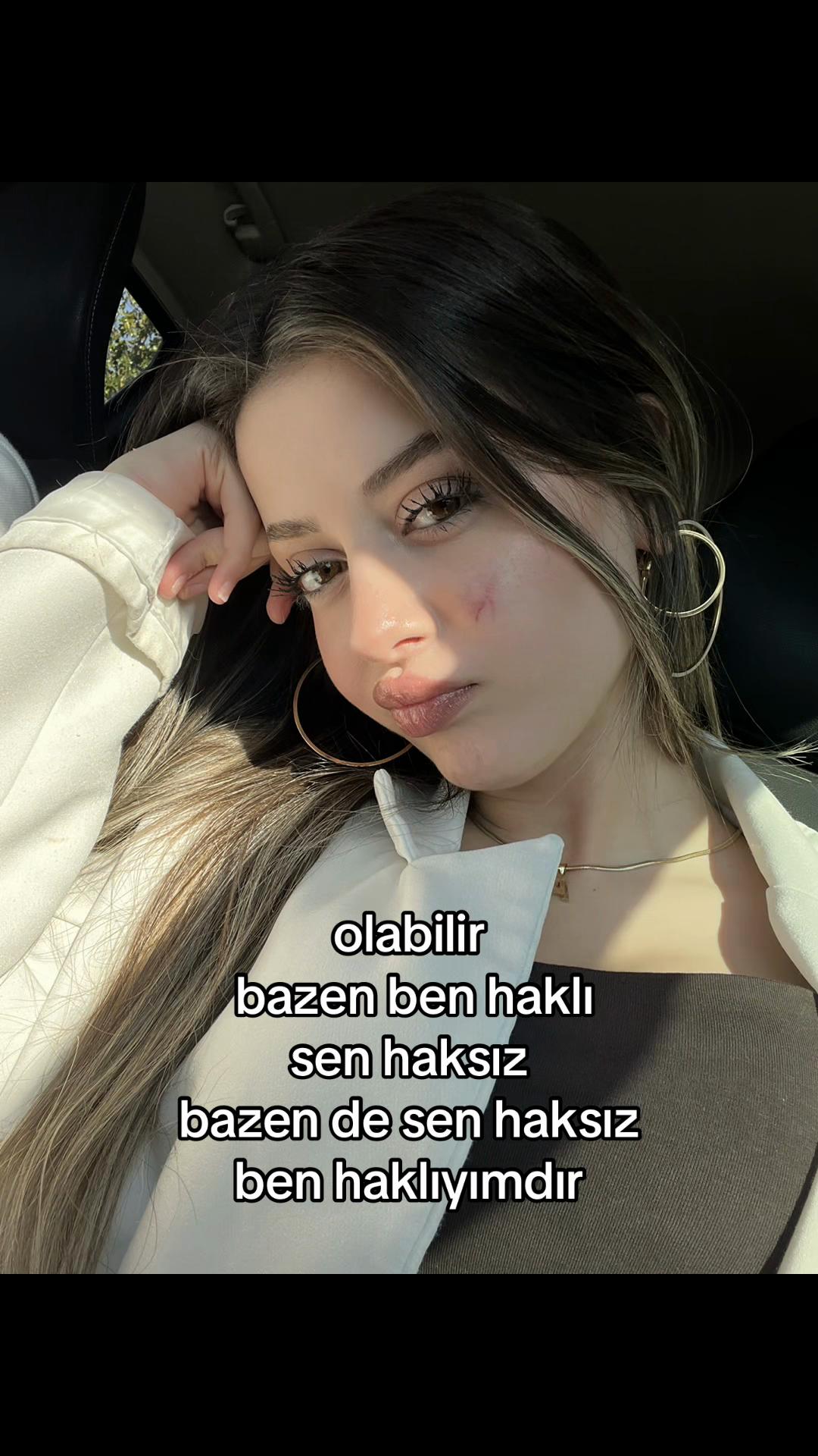 @Ayşegül