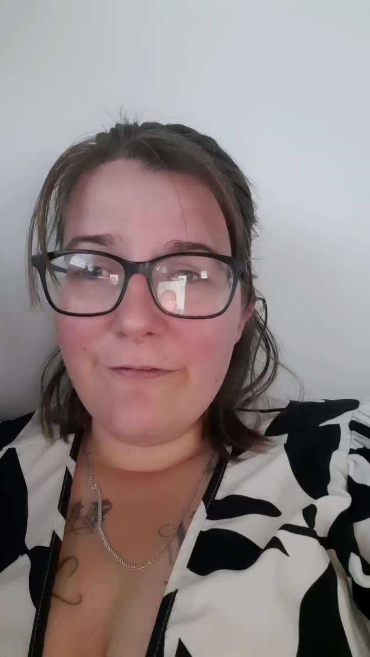 @Michelle Reads ✨️
