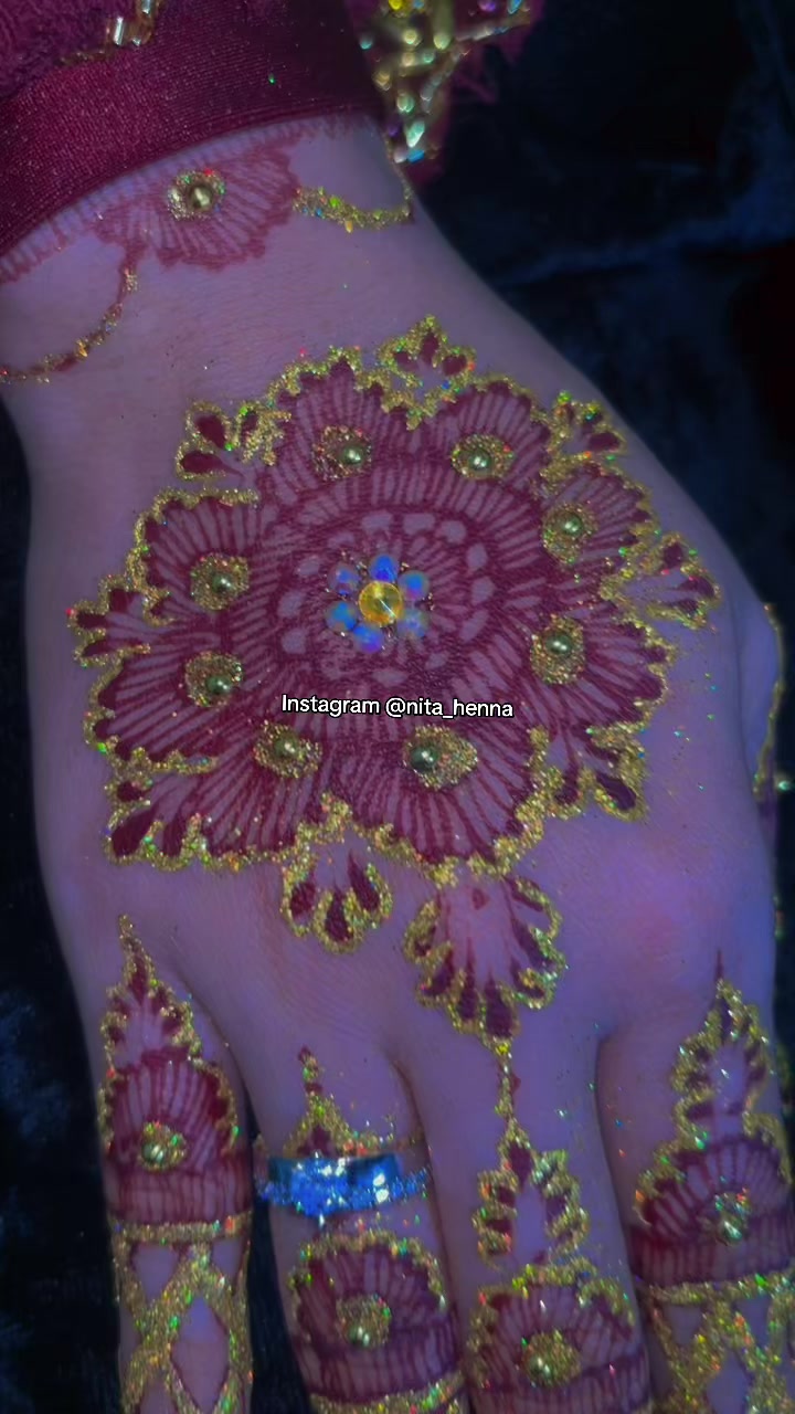 @Instagram nita_henna