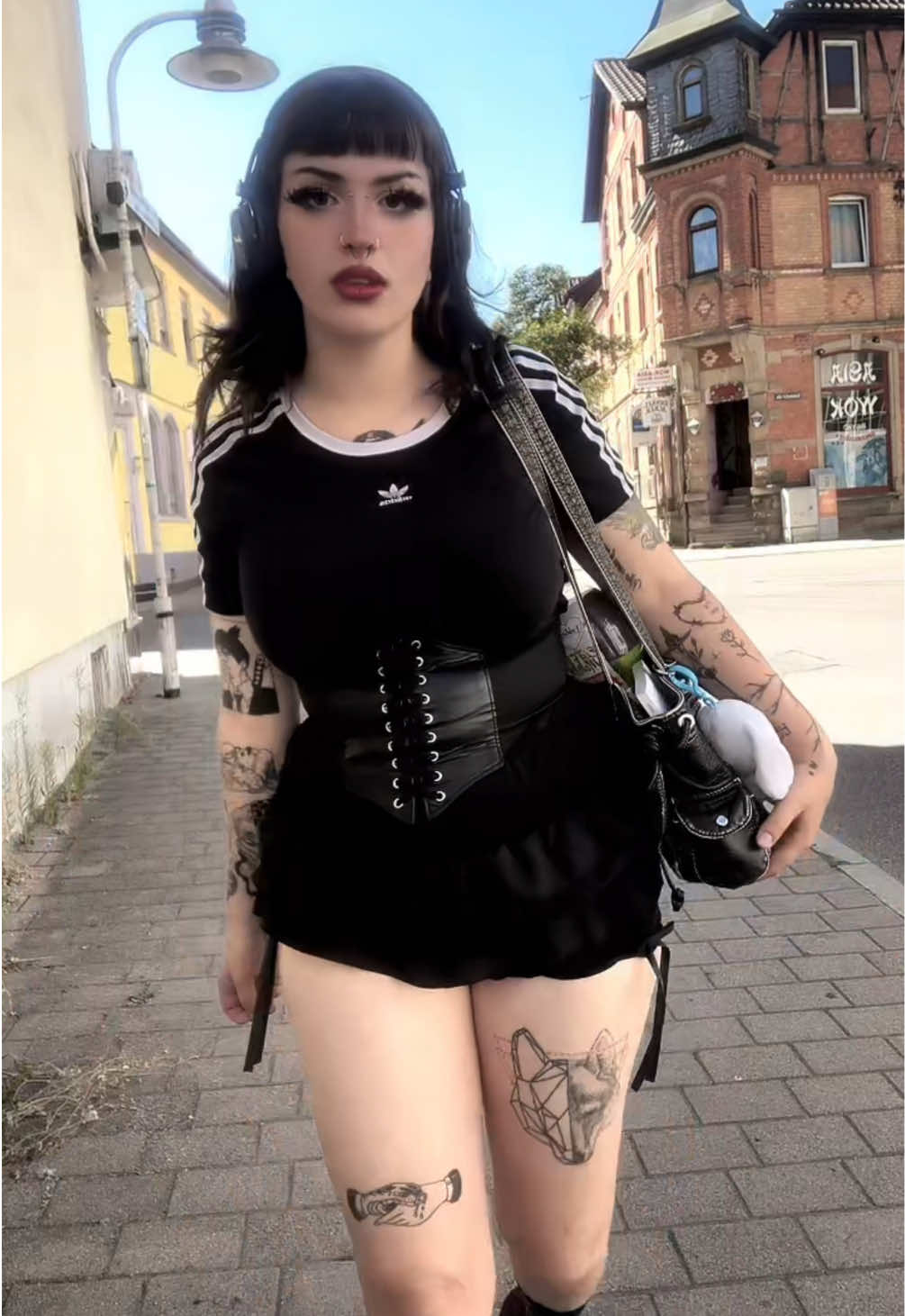 @Juju🖤