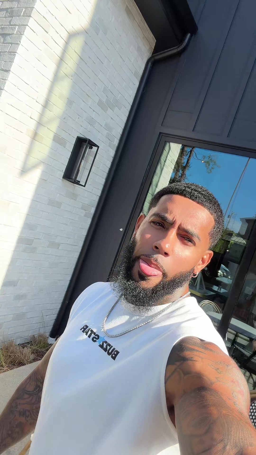@FredoVibezz