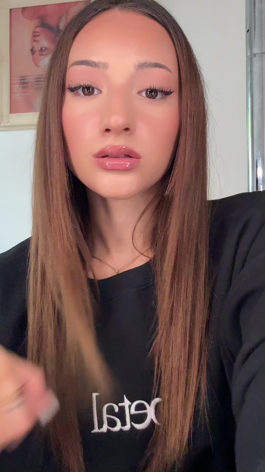 @𝒜𝓃𝓃𝒶🪽