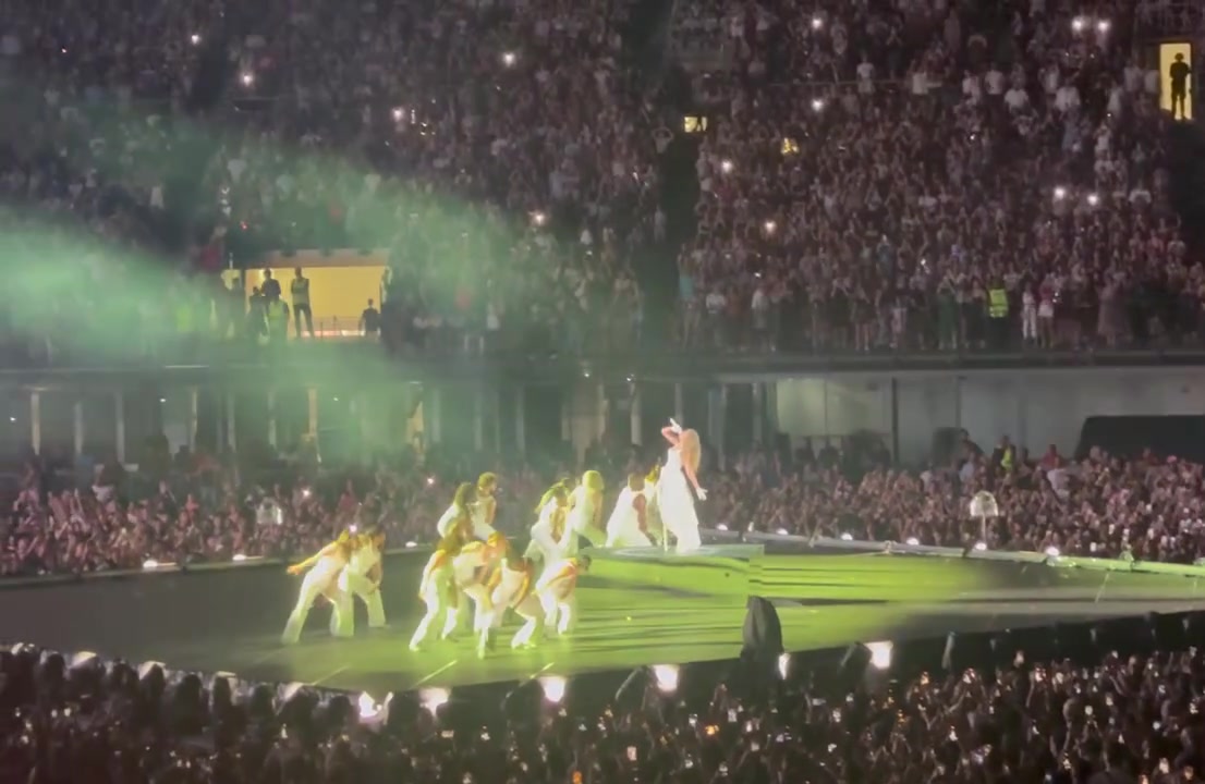 @𓂃꙳⋆videos from the eras tour